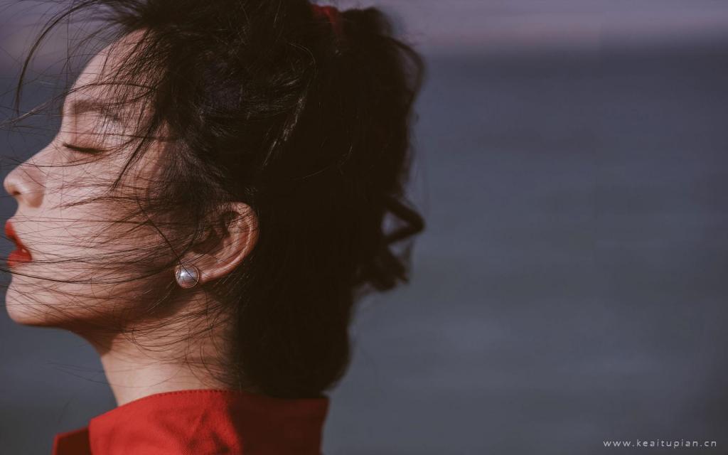 浓颜美女红色性感诱惑户外风景写真高清壁纸图