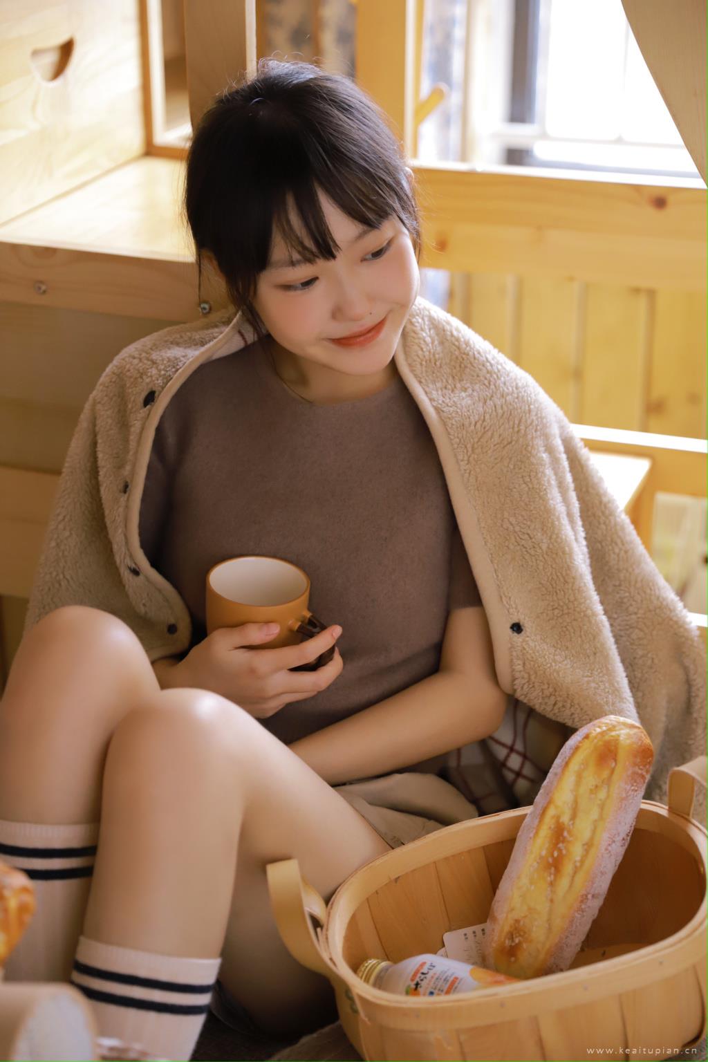 精选甜美治愈可爱美女笑容丝袜长腿写真图片大全