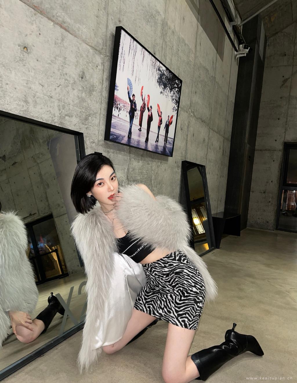 性感空姐优雅气质个性写真图片