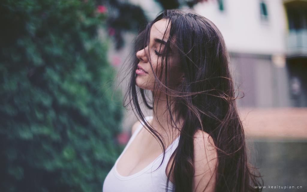 撩人性感美女超美壁纸电脑图片大全