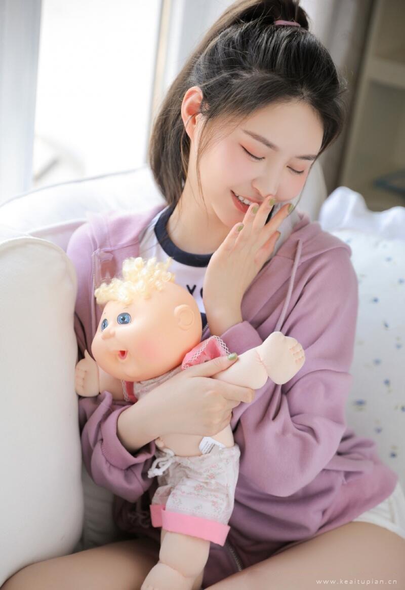 休闲运动装少女高清私房写真壁纸图片