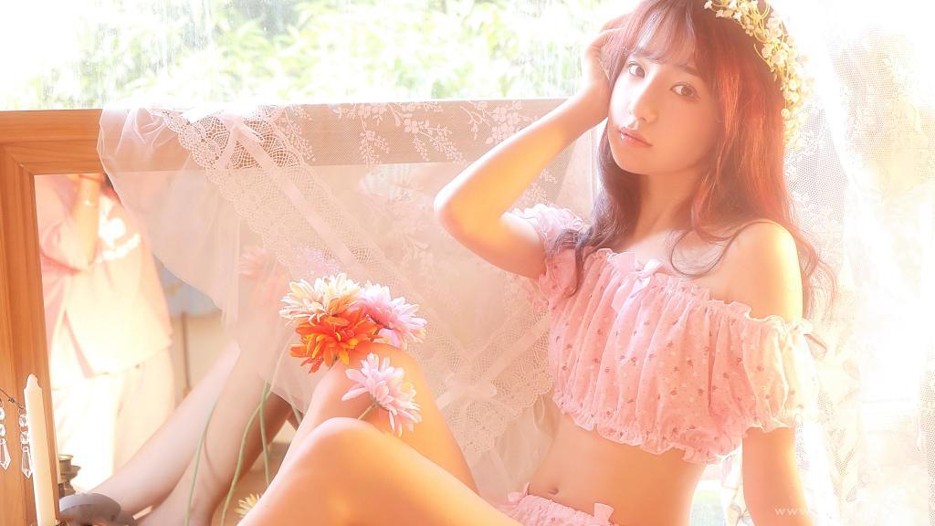 鲜花与美女唯美梦幻高清写真桌面壁纸图片