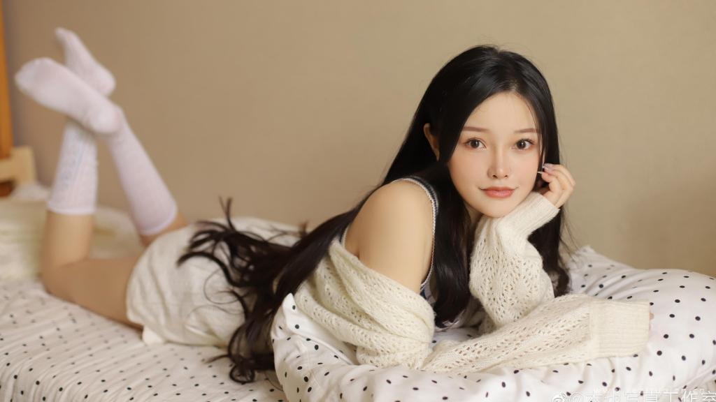 性感纯欲美女高清私房照写真