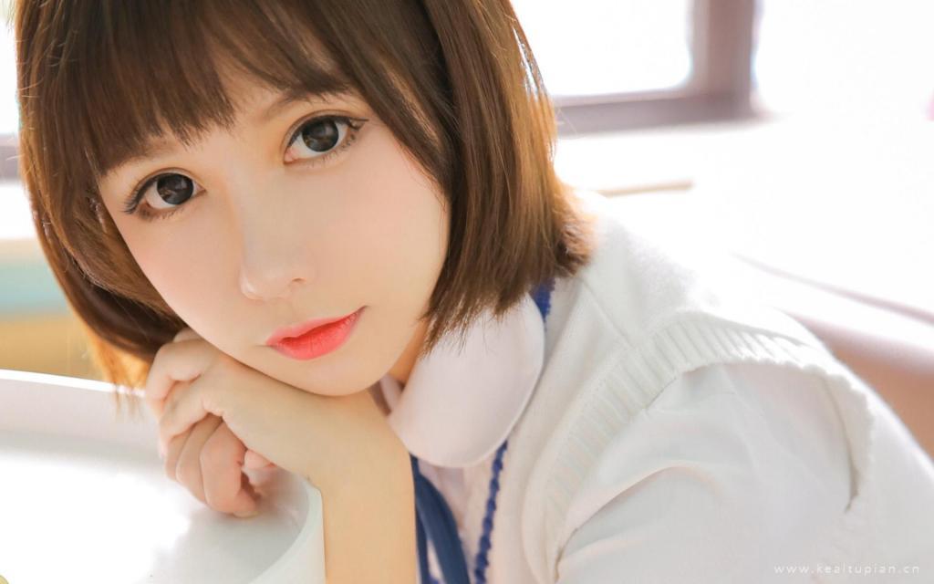 清纯可爱短发大眼美女jk制服诱惑迷人私房写真图片桌面壁纸