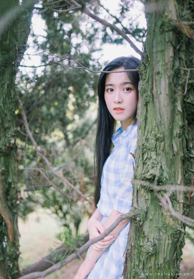 校园文艺风气质美女唯美户外写真