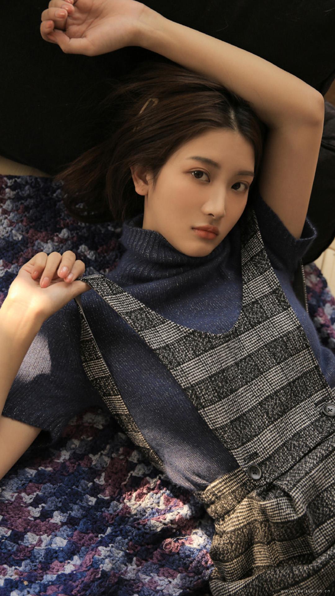 居家慵懒美女清新私房写真iPhoneXs图片