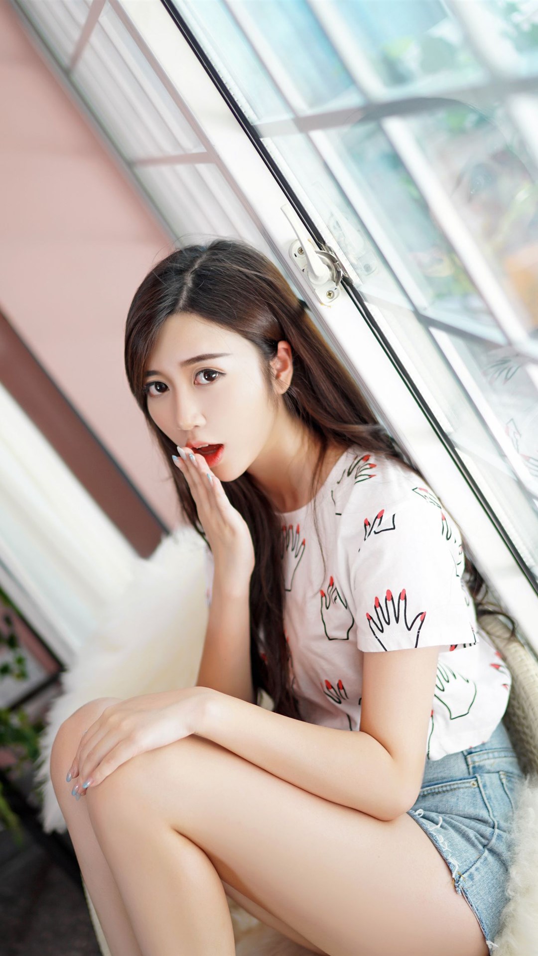 清纯热裤美女逆天大长腿高清写真图片