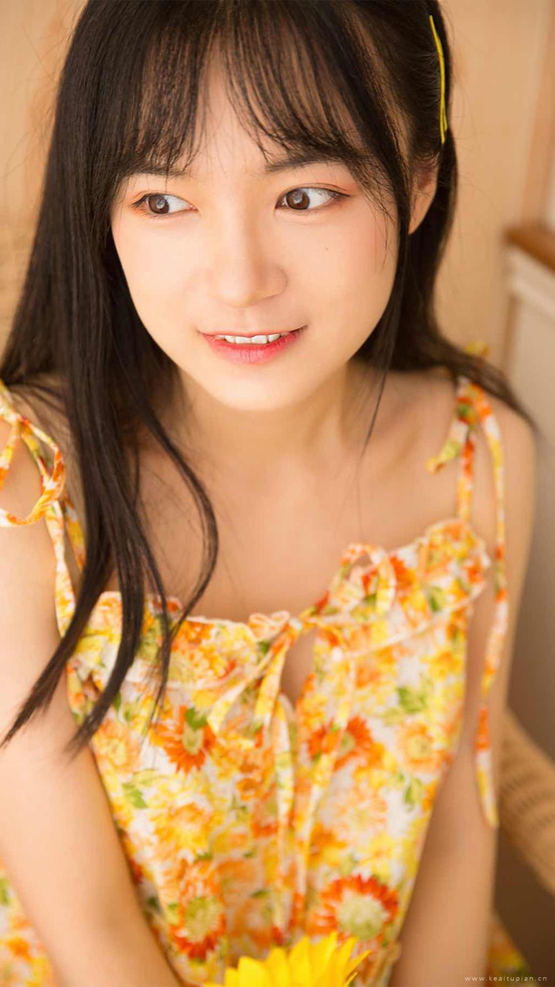 居家俏皮清纯美女性感诱人写真图片