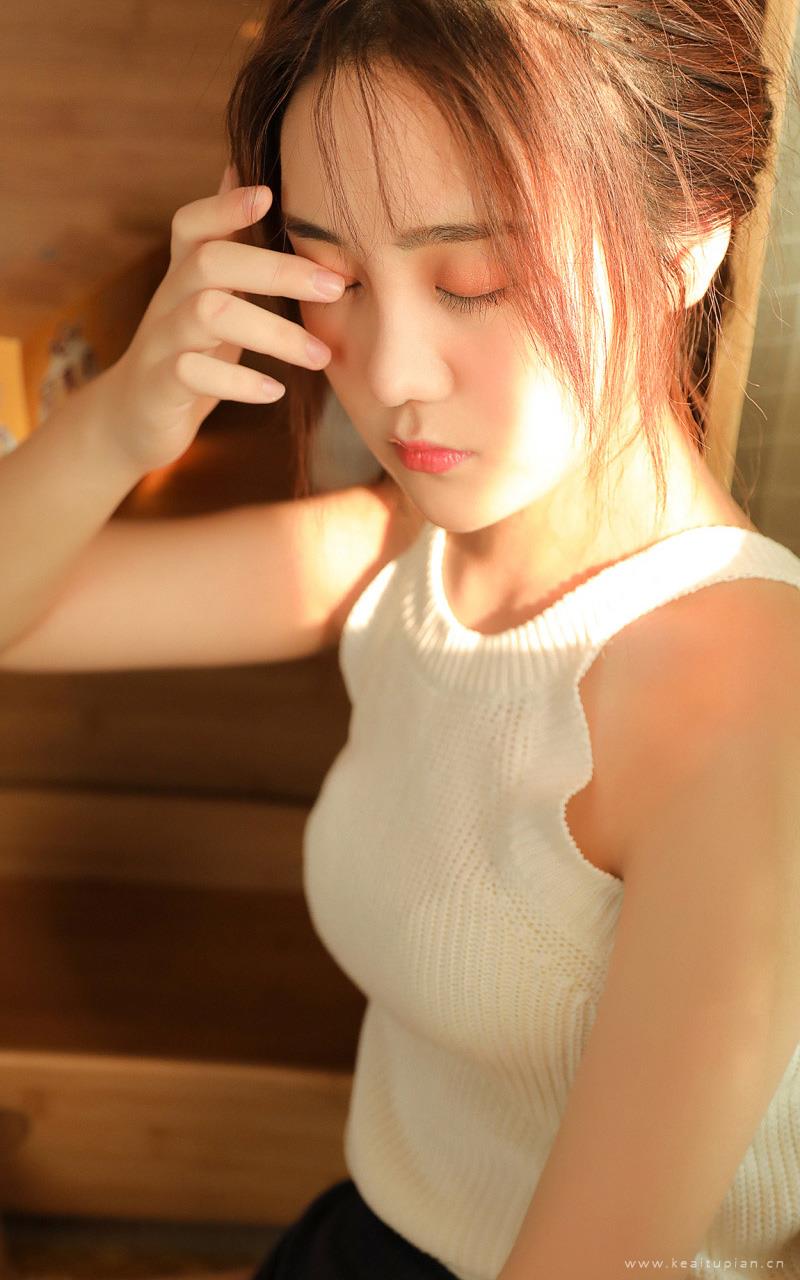 小清新居家美女私房性感写真图片