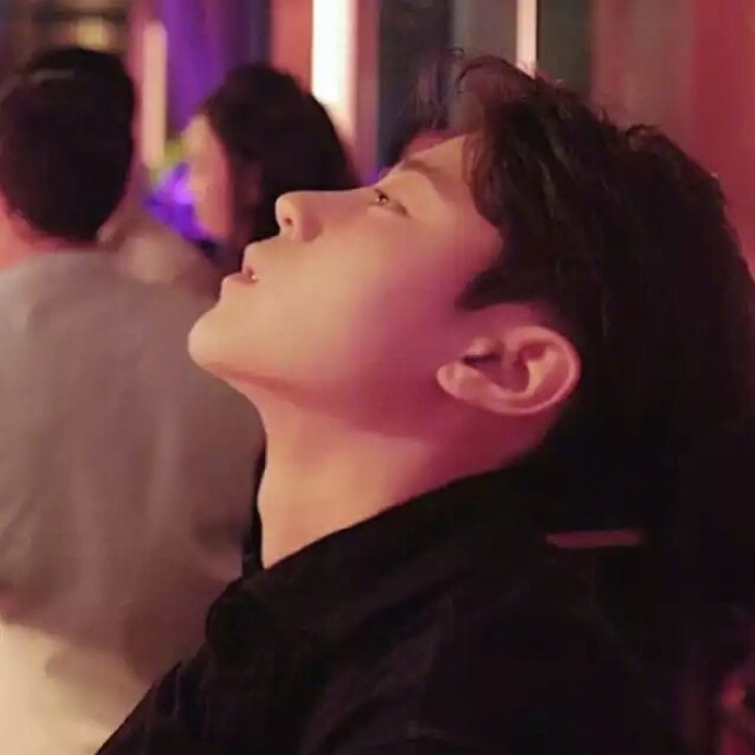 伤感颓废的帅气男生图片最新的