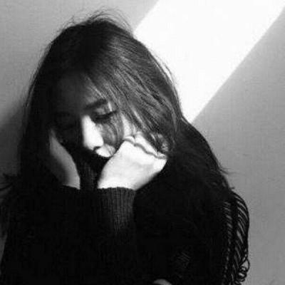 黑色女生头像 女生头像暗色系高冷