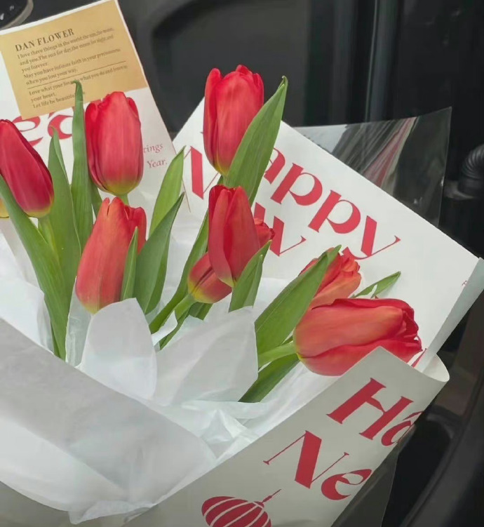 最新微信头像简约干净|七月唯美背景图虽迟但到