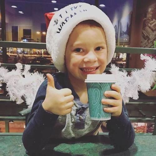 假笑男孩头像 假笑男孩的图片