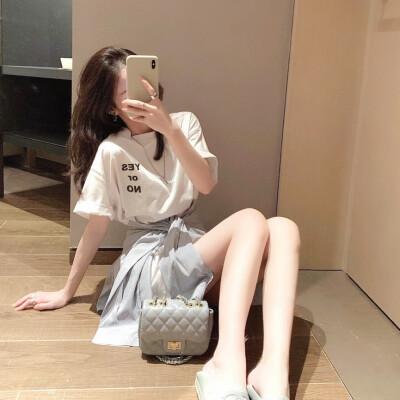 超好看女生头像大长腿 超a超好看的女生头像