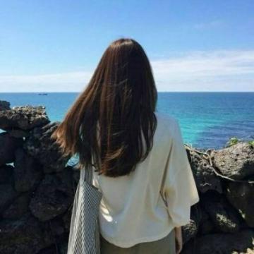 女生头像背影长发唯美 好看的女生头像背影长发