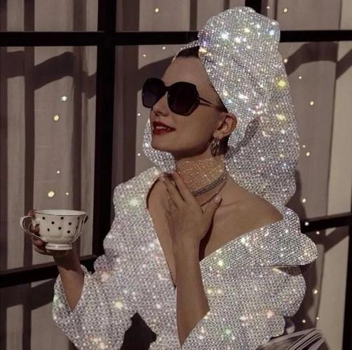 欧美头像高级感 高级感头像女干净欧美