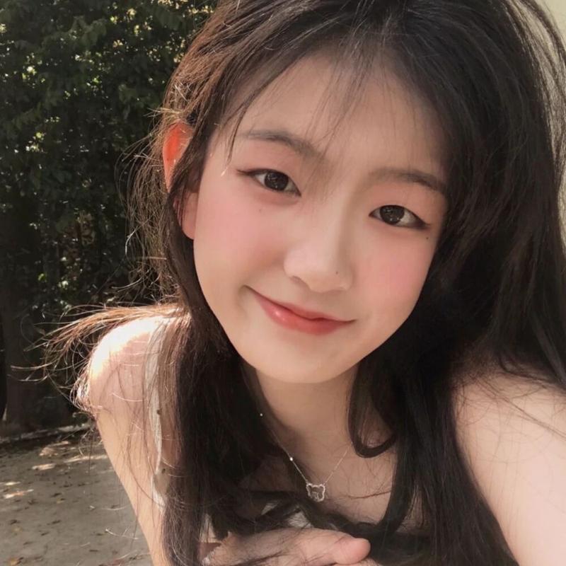 女生头像简单 很简单的女生头像