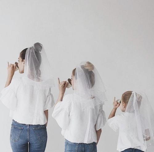 母女三人的卡通头像 母亲和子女三人卡通头像