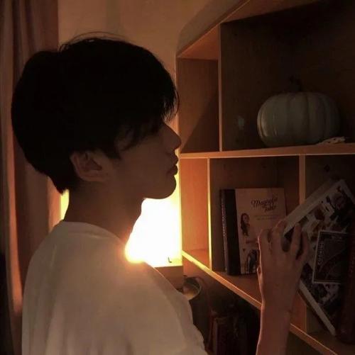 男生头像侧脸 男生头像侧脸帅气图片