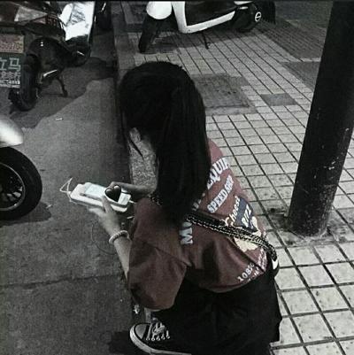 女生头像背影霸气高冷 女生头像霸气高冷背影