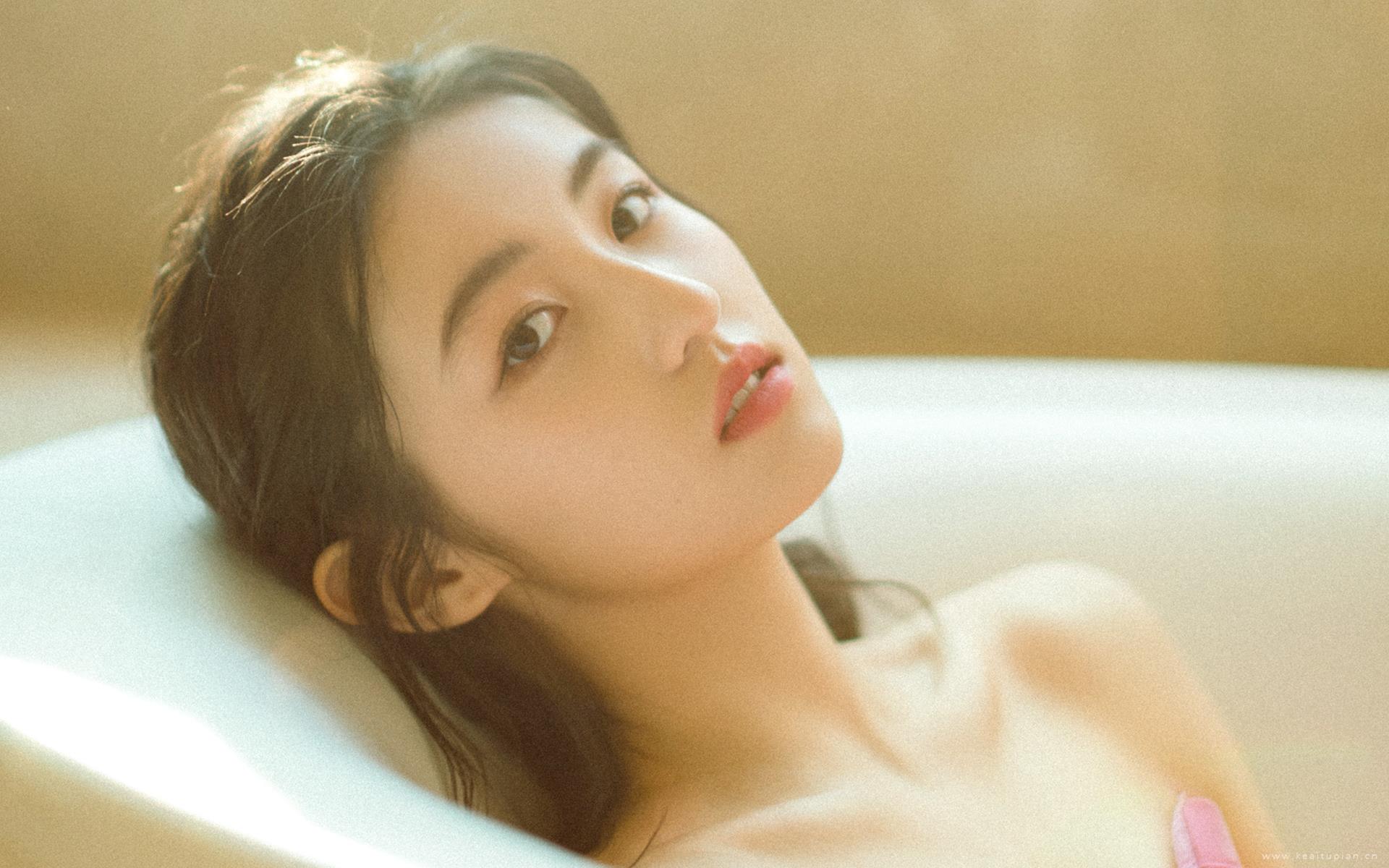 张子枫性感甜美造型高清私房诱人写真壁纸图片