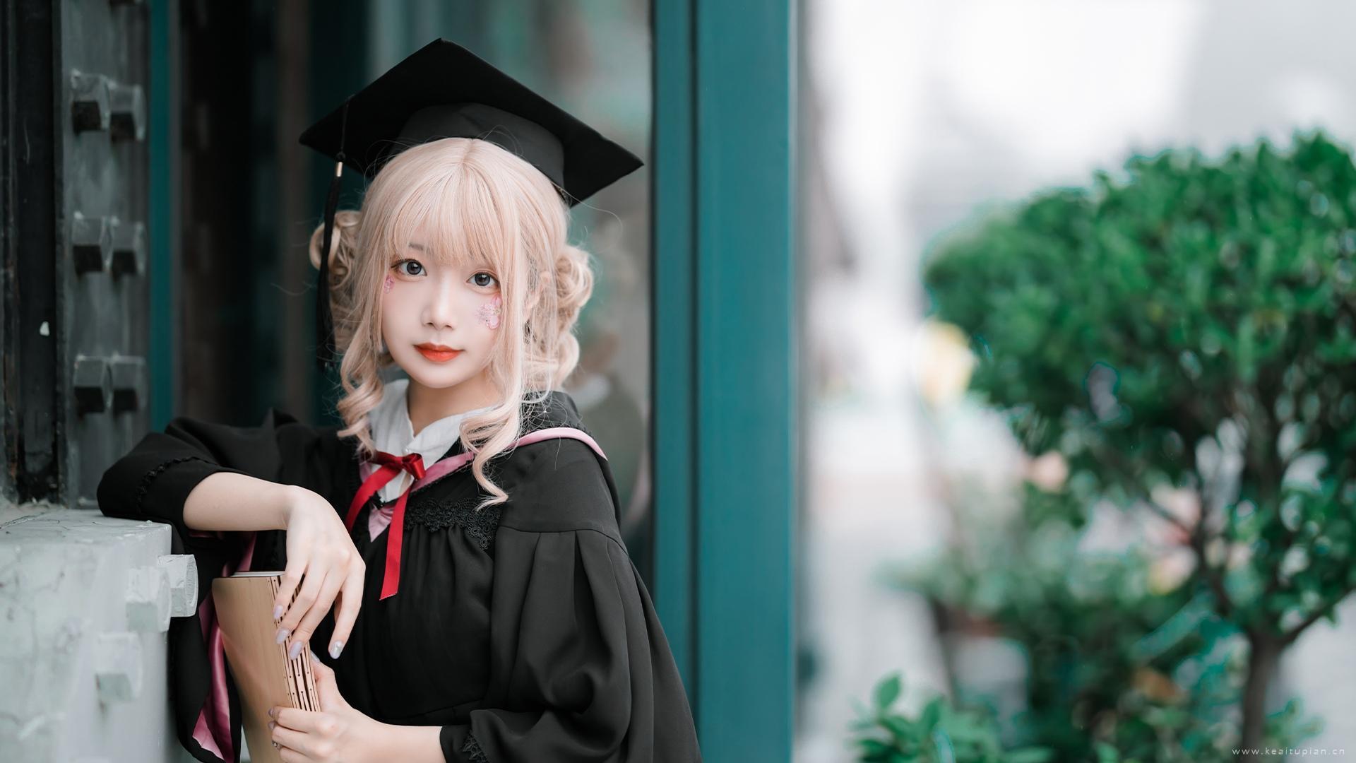唯美可爱美女学士服森系唯美高清图片桌面壁纸