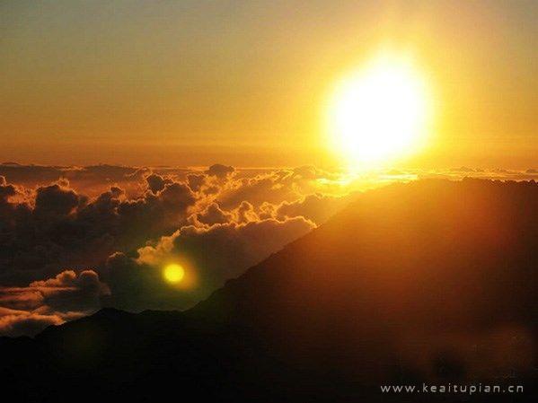 漂亮抬头望夕阳轻描淡写的美图片