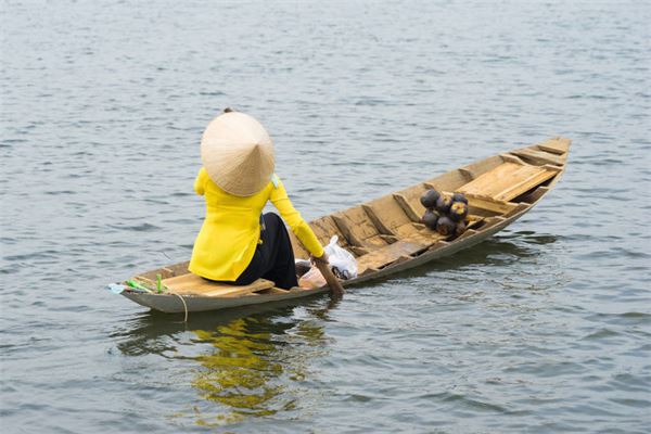梦见自己划水