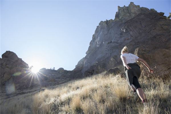 梦见走上坡路是什么意思