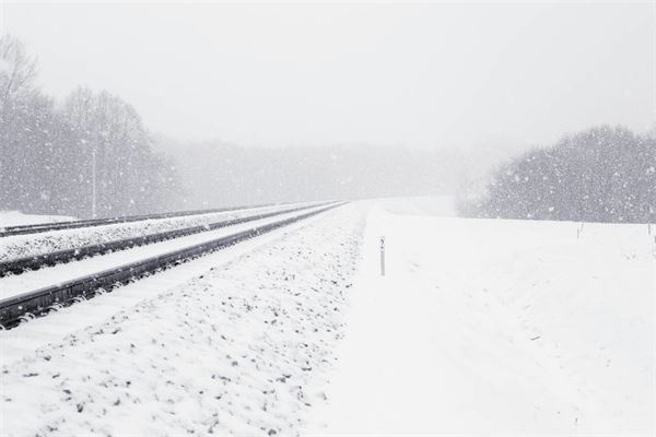 母亲去世前我梦到下雪