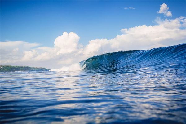 梦见波涛汹涌的大海