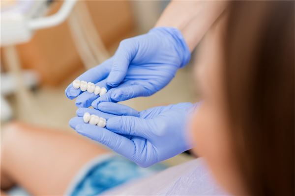 梦见自己掉牙好几颗