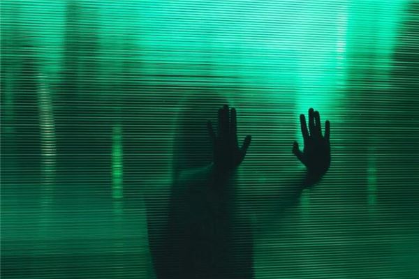 梦见被鬼缠身是什么意思