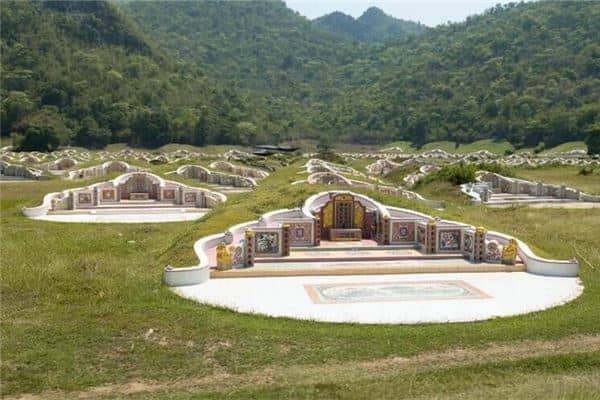 梦见女人坟墓冒烟是什么意思