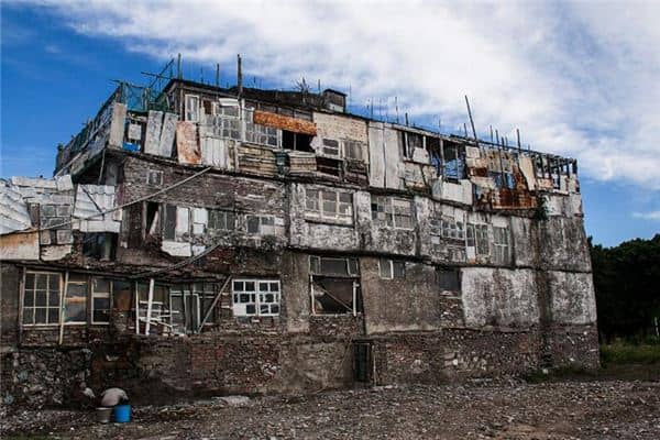 梦见自家房子开裂是什么意思