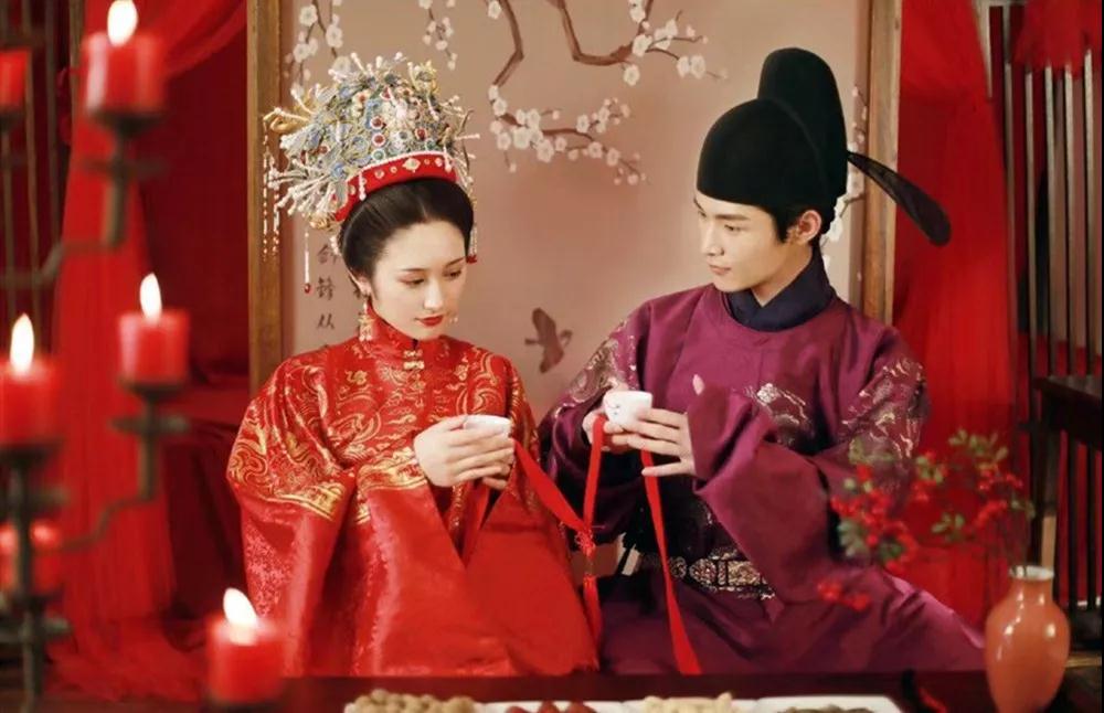 男命八字中，财运与夫妻感情有何关系！