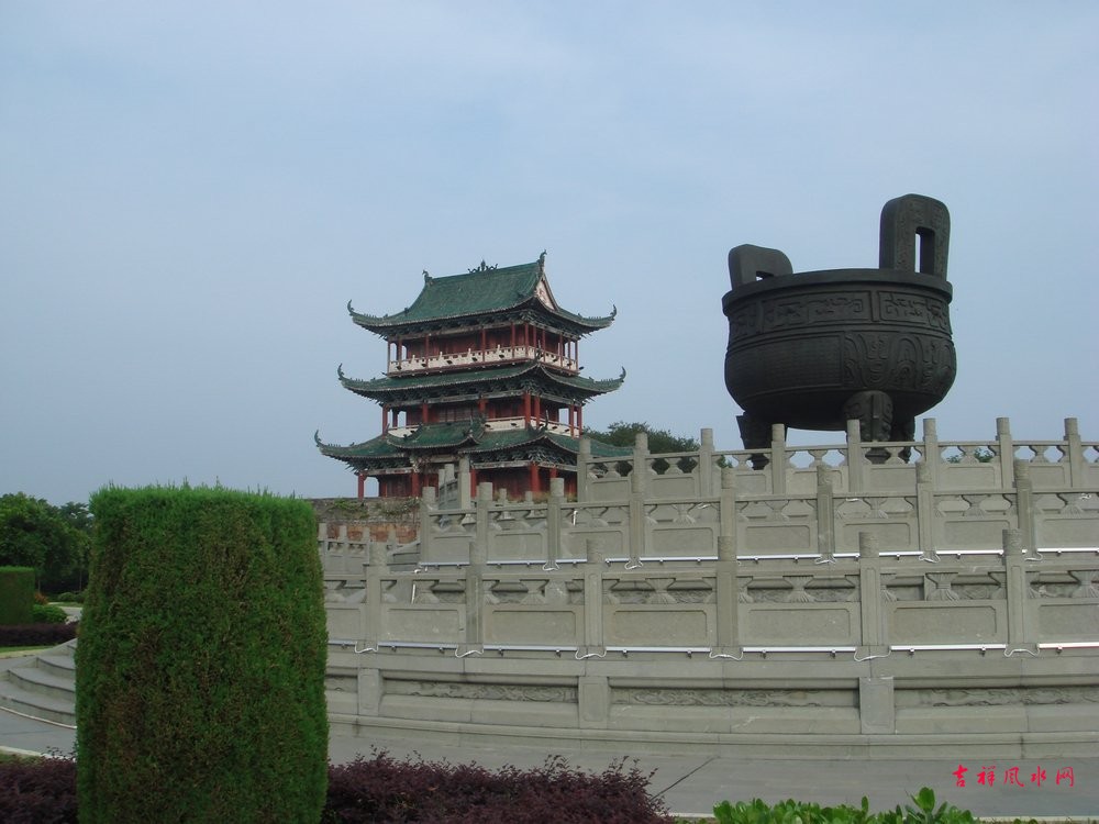 居家住宅风水口诀，背完拿着罗盘看风水去