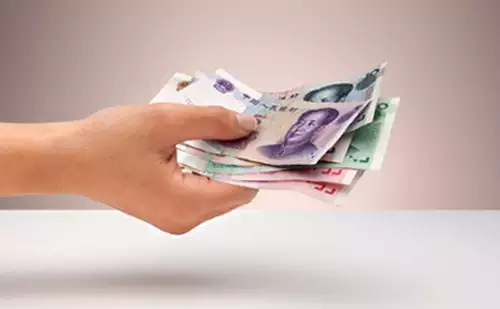 梦见别人给我好多钱代表什么运势