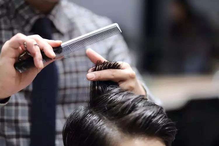 梦见理发，预示你最近有好运还是小烦恼