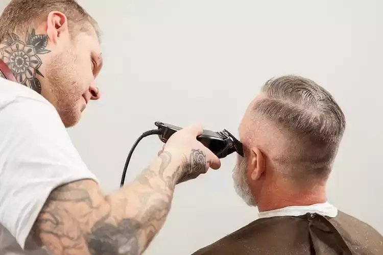 2025年4月哪天适合理发