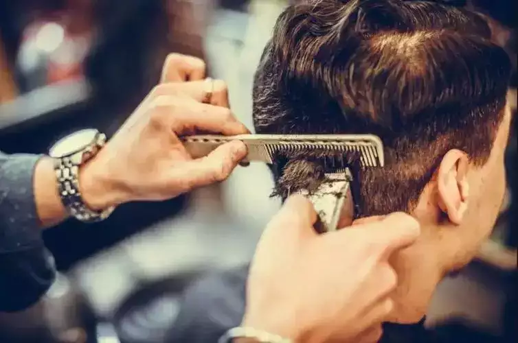 2024年11月剃头黄道吉日 11月美发良辰