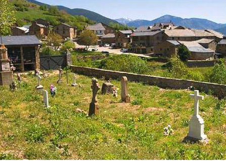 房子后面有坟墓风水好吗？