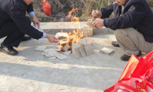 上坟烧纸的十五大禁忌