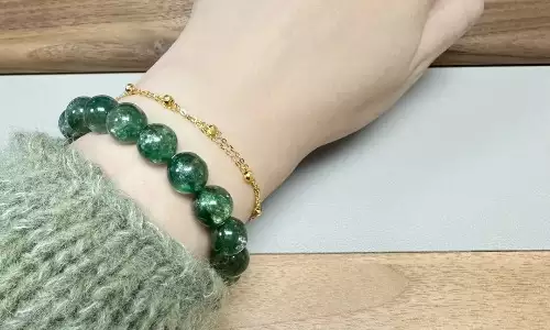 属虎的人戴祖母绿手串可以转运吗