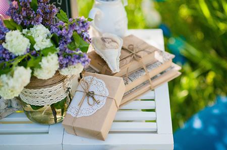 酉时出生的属鸡人命运