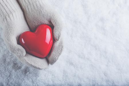 属鸡的人2012年爱情运