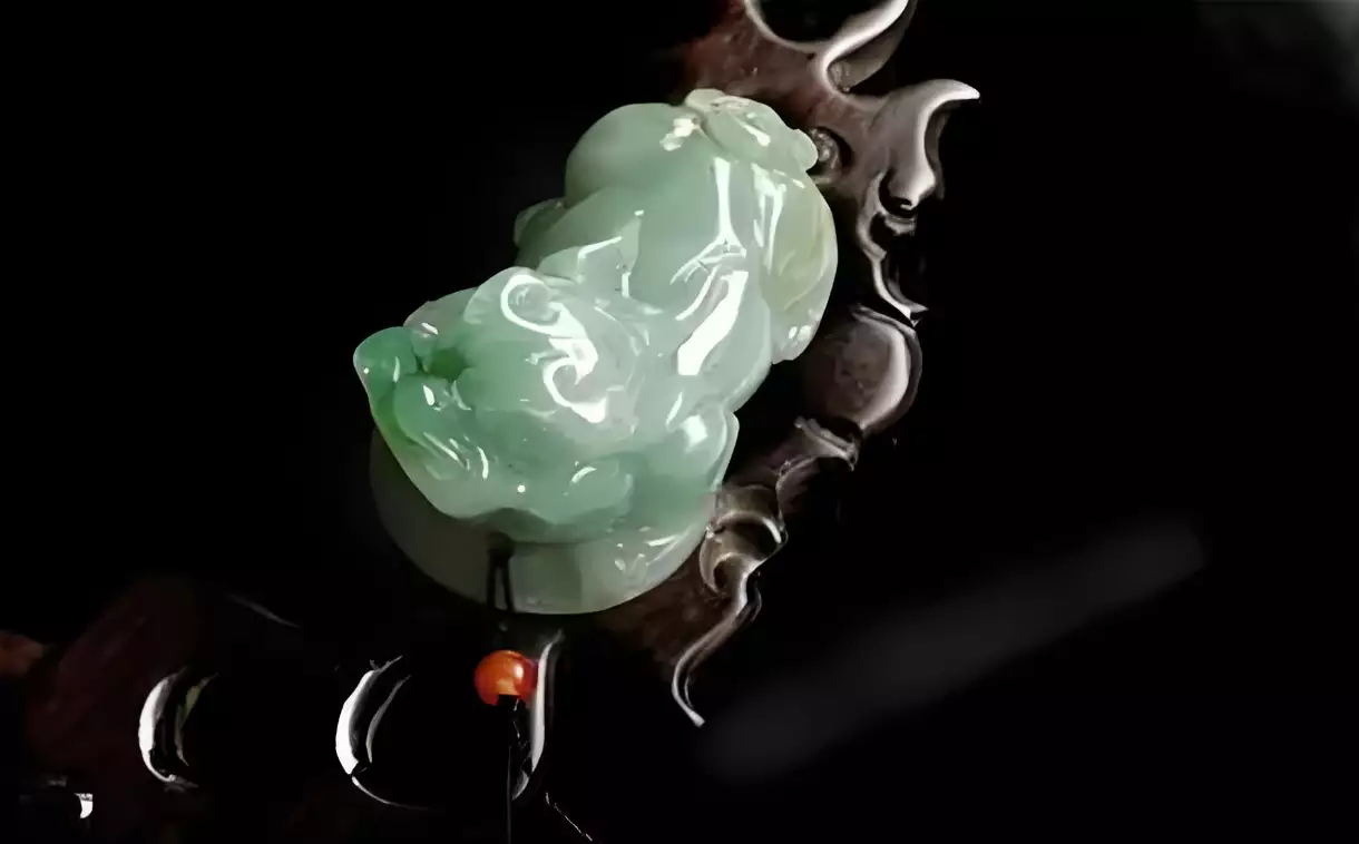 探讨五大生肖不适合戴玉的原因