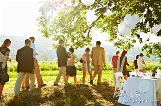 新人结婚媒人婆应该做什么 媒人婆可以参加婚礼吗