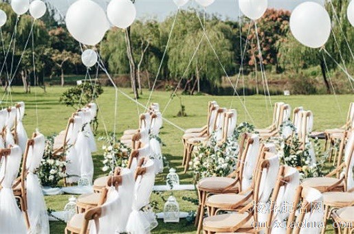 女生参加朋友婚礼怎么聊天 女方送亲四言八句大全