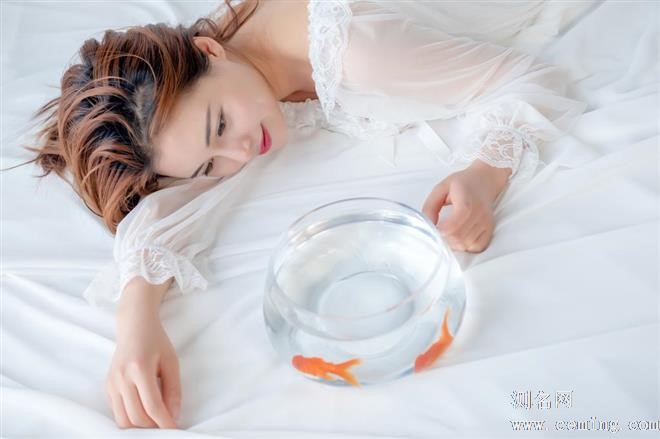 看似傻里傻气，实则魅力十足的4个星座